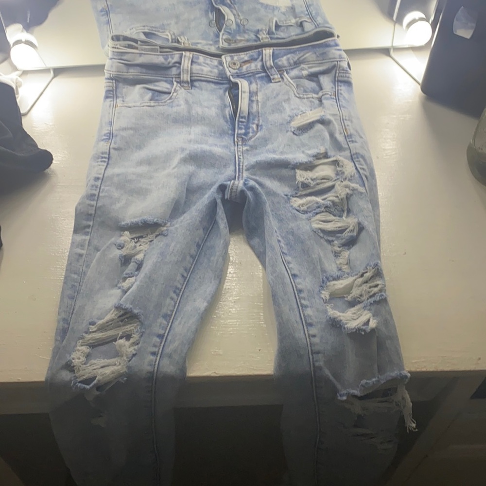 Ripped American Eagle Skinny Jeans